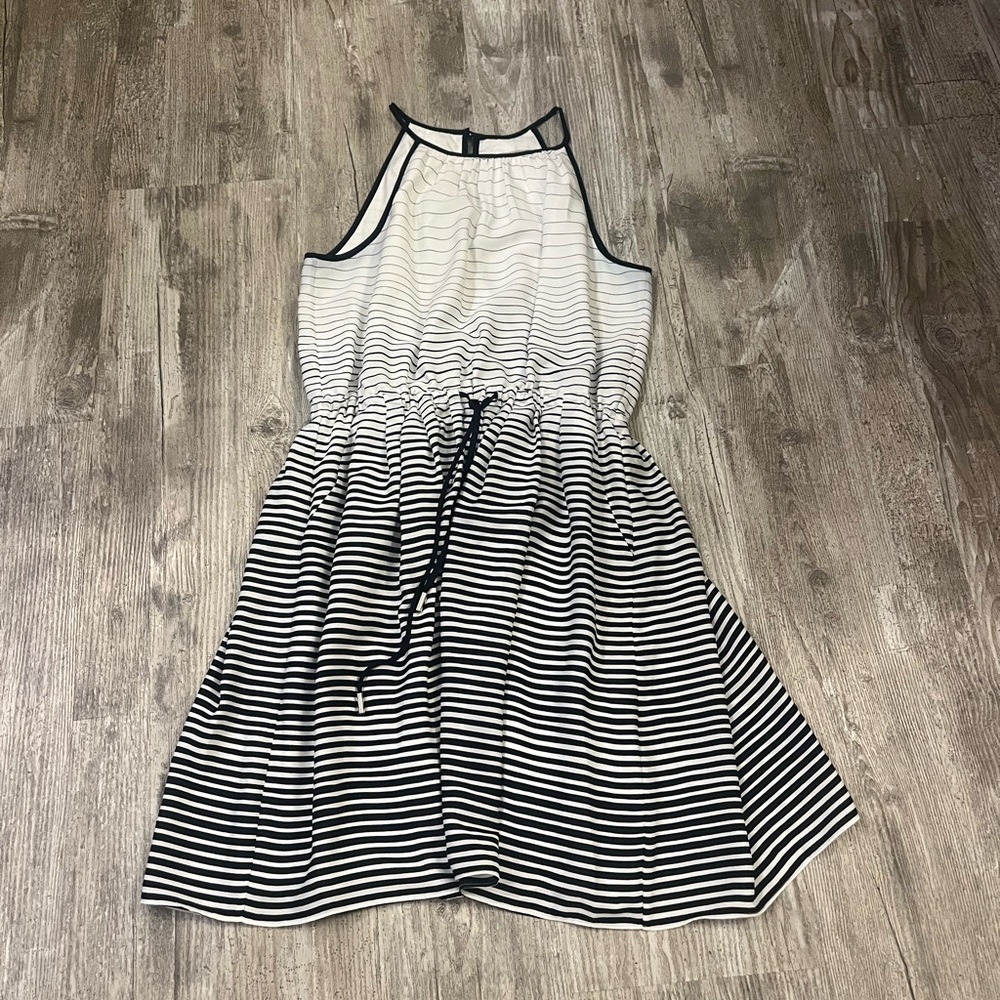 NWOT Banana Republic size 8 halter dress with peep style back